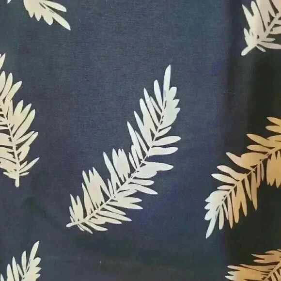 Liz Claiborne Women’s Navy & White Knit Palm Skirt - Picture 4 of 10